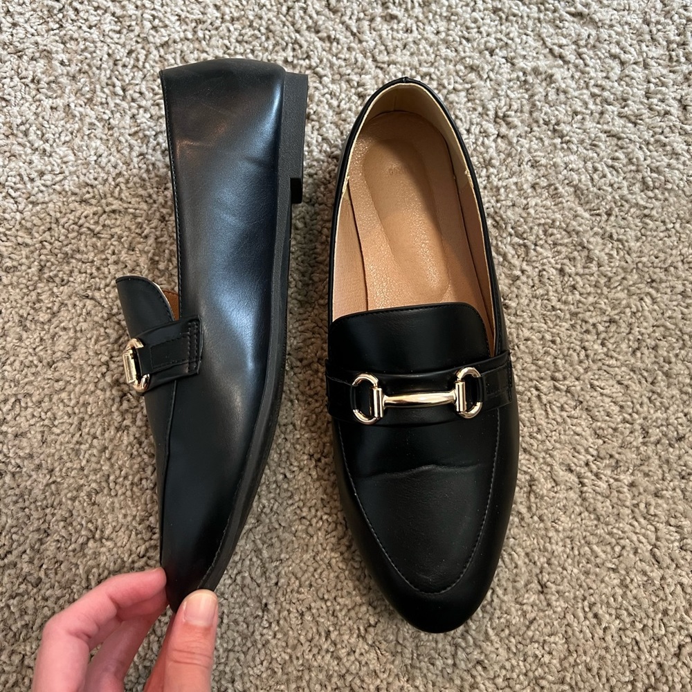 business casual loafers w/ gold detail size 8.5